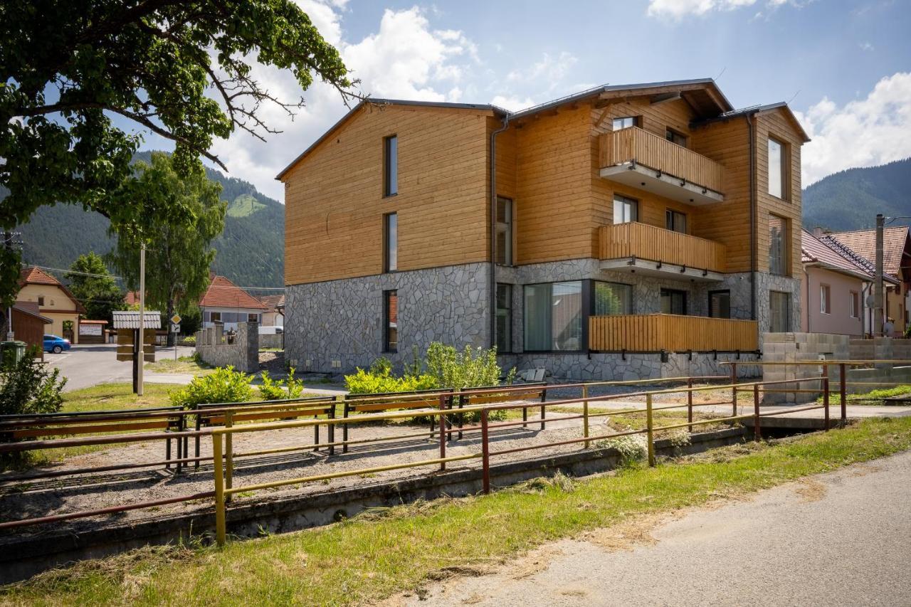 Hotel Berg Liptov à Liptovský Mikuláš Extérieur photo
