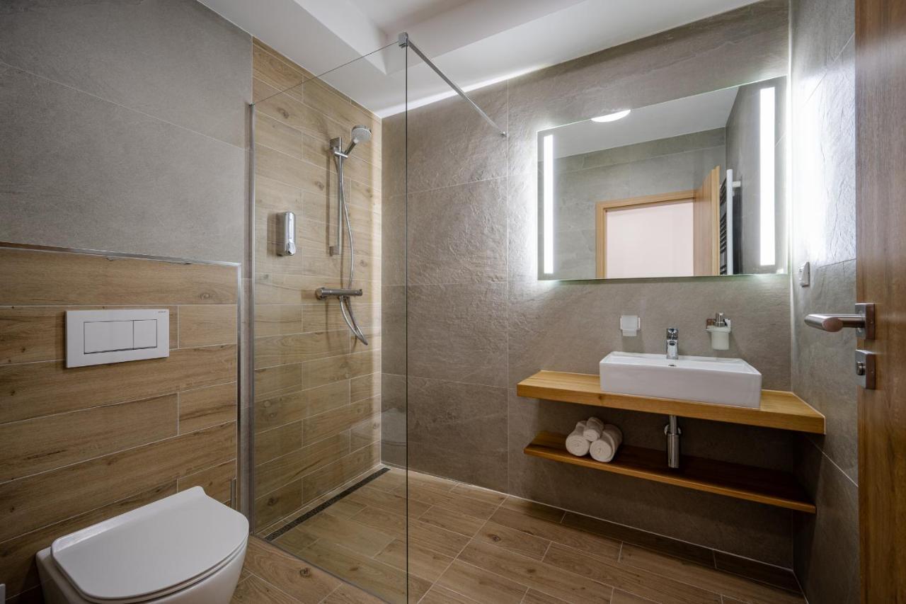 Hotel Berg Liptov à Liptovský Mikuláš Extérieur photo