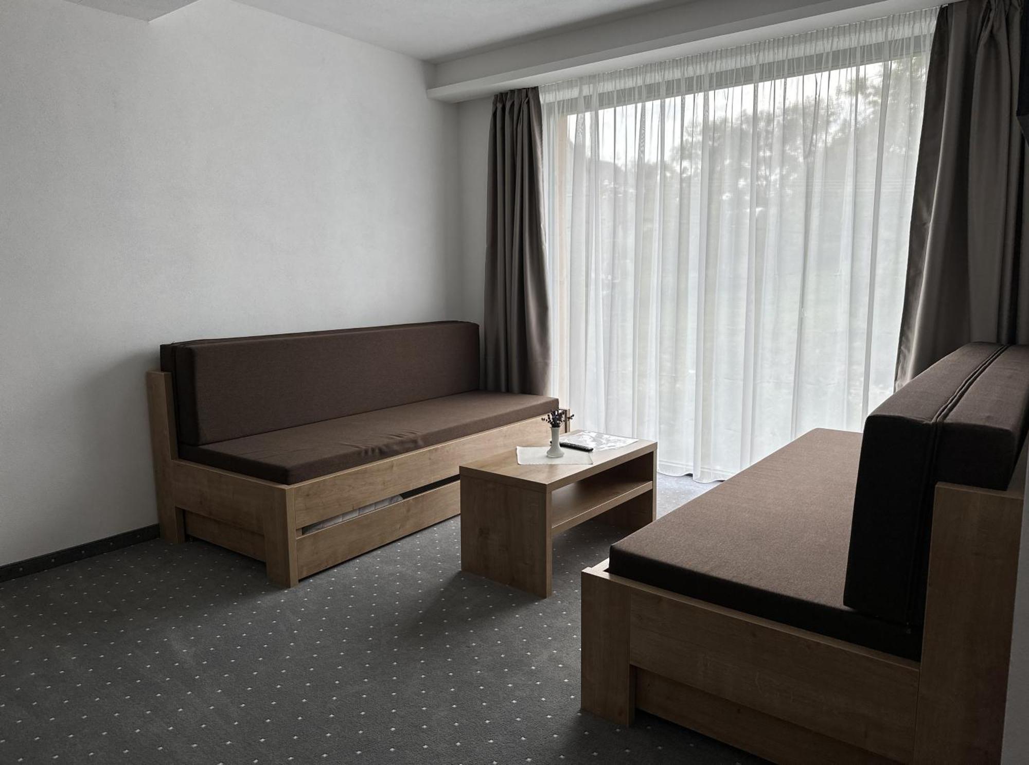 Hotel Berg Liptov à Liptovský Mikuláš Extérieur photo