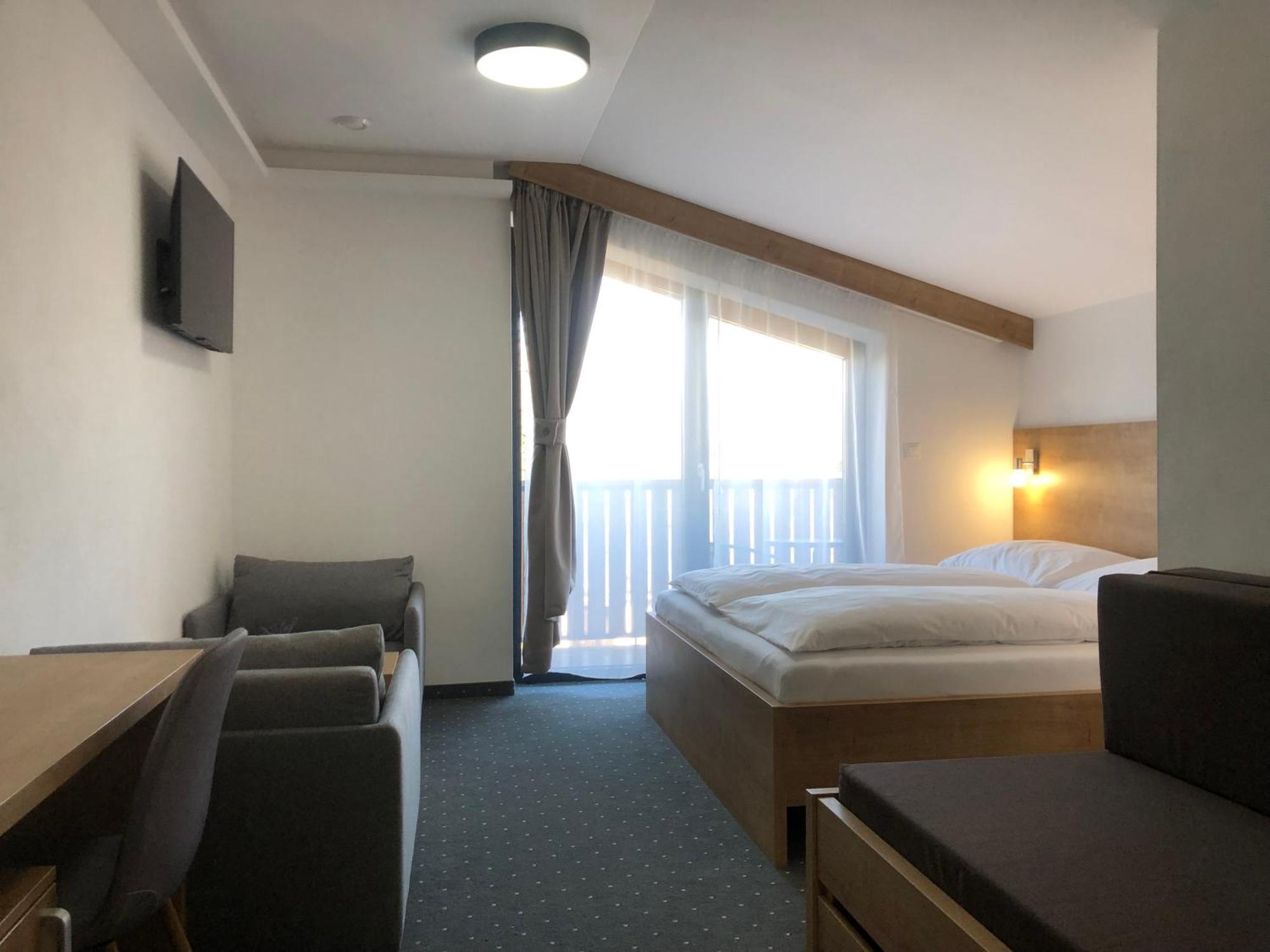 Hotel Berg Liptov à Liptovský Mikuláš Extérieur photo
