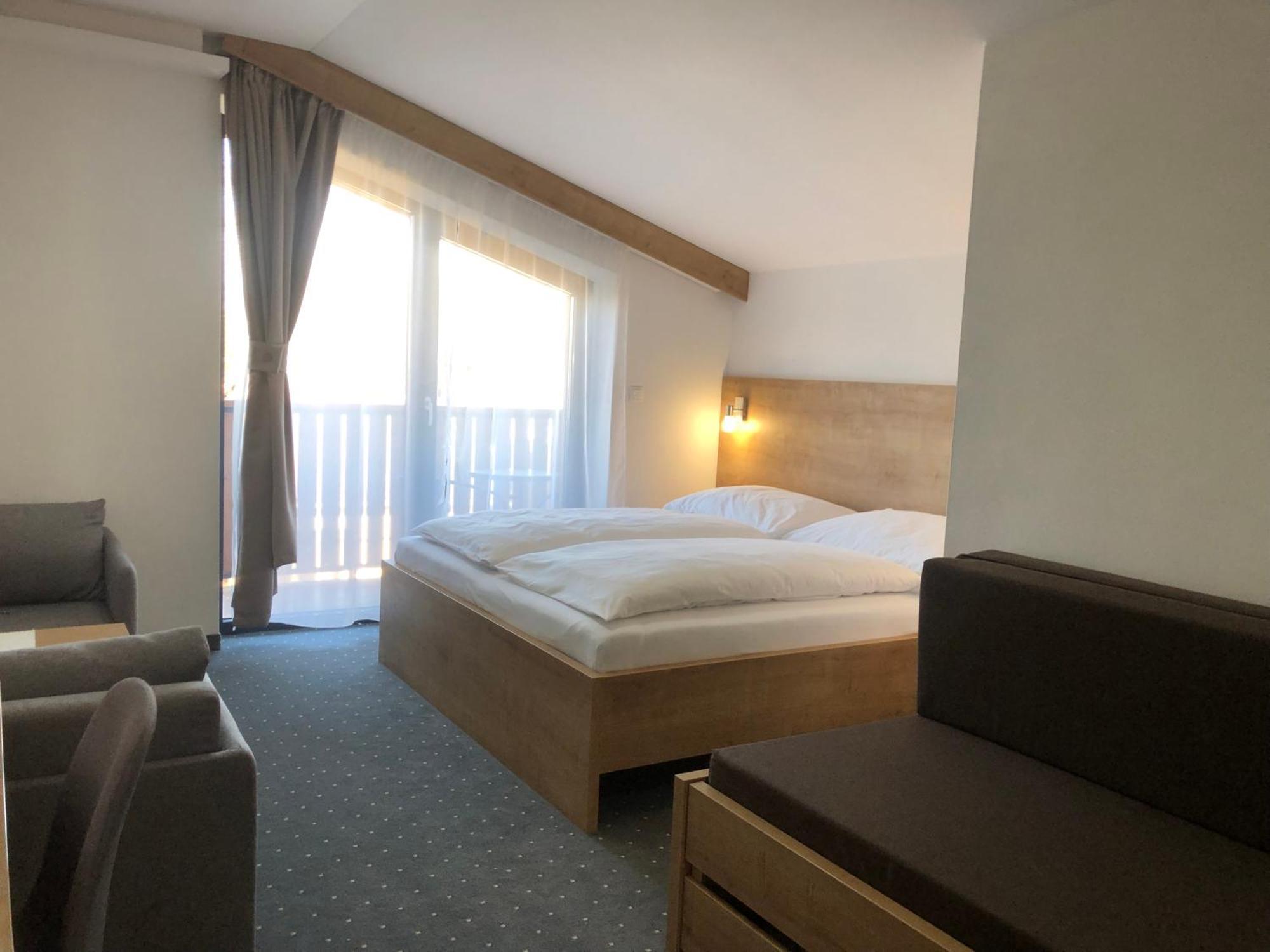 Hotel Berg Liptov à Liptovský Mikuláš Extérieur photo