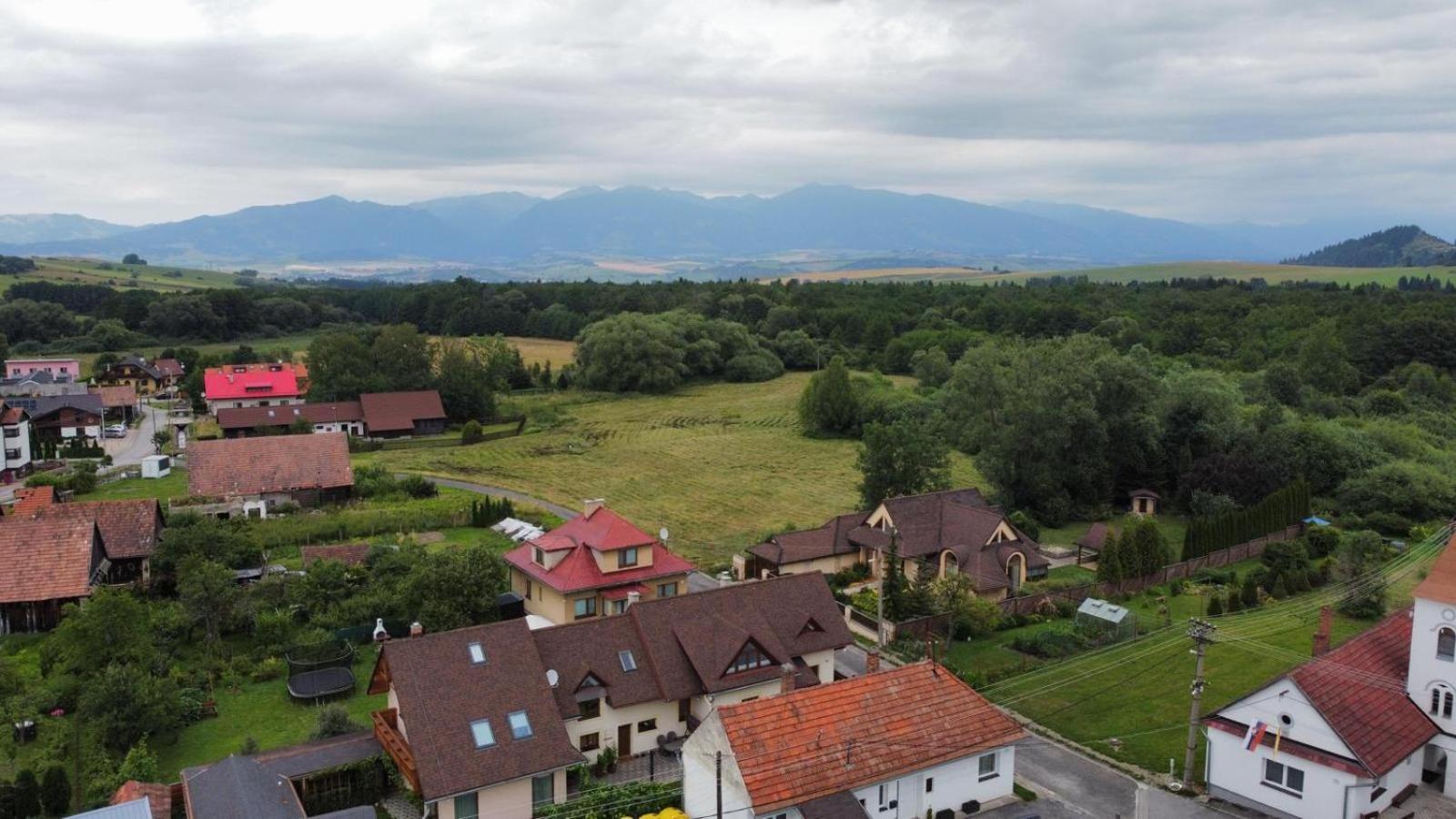 Hotel Berg Liptov à Liptovský Mikuláš Extérieur photo