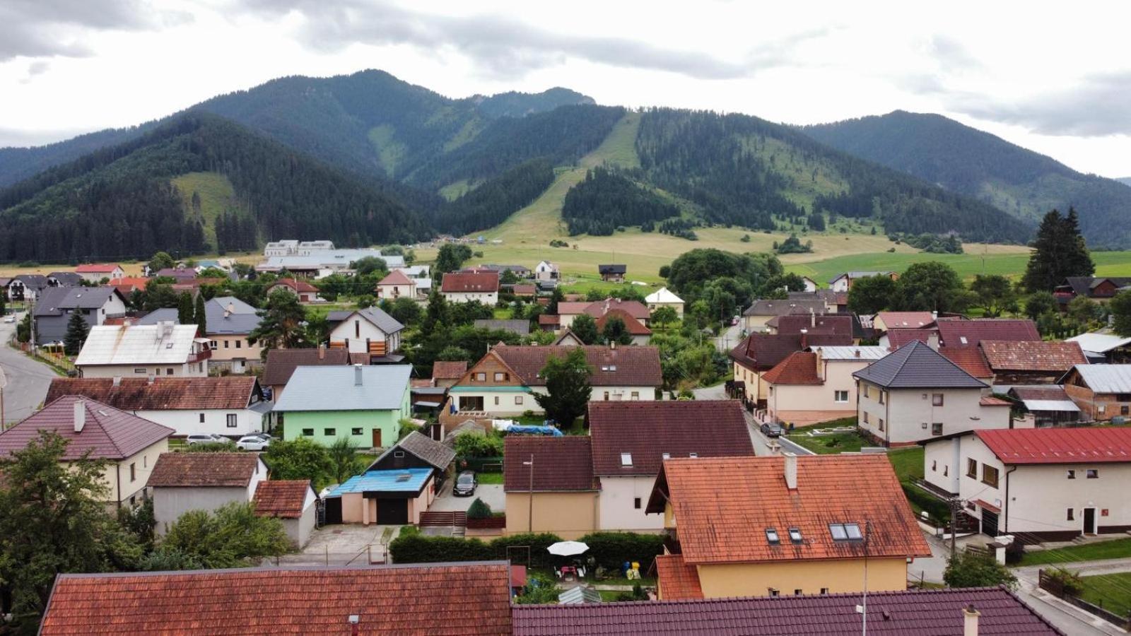 Hotel Berg Liptov à Liptovský Mikuláš Extérieur photo