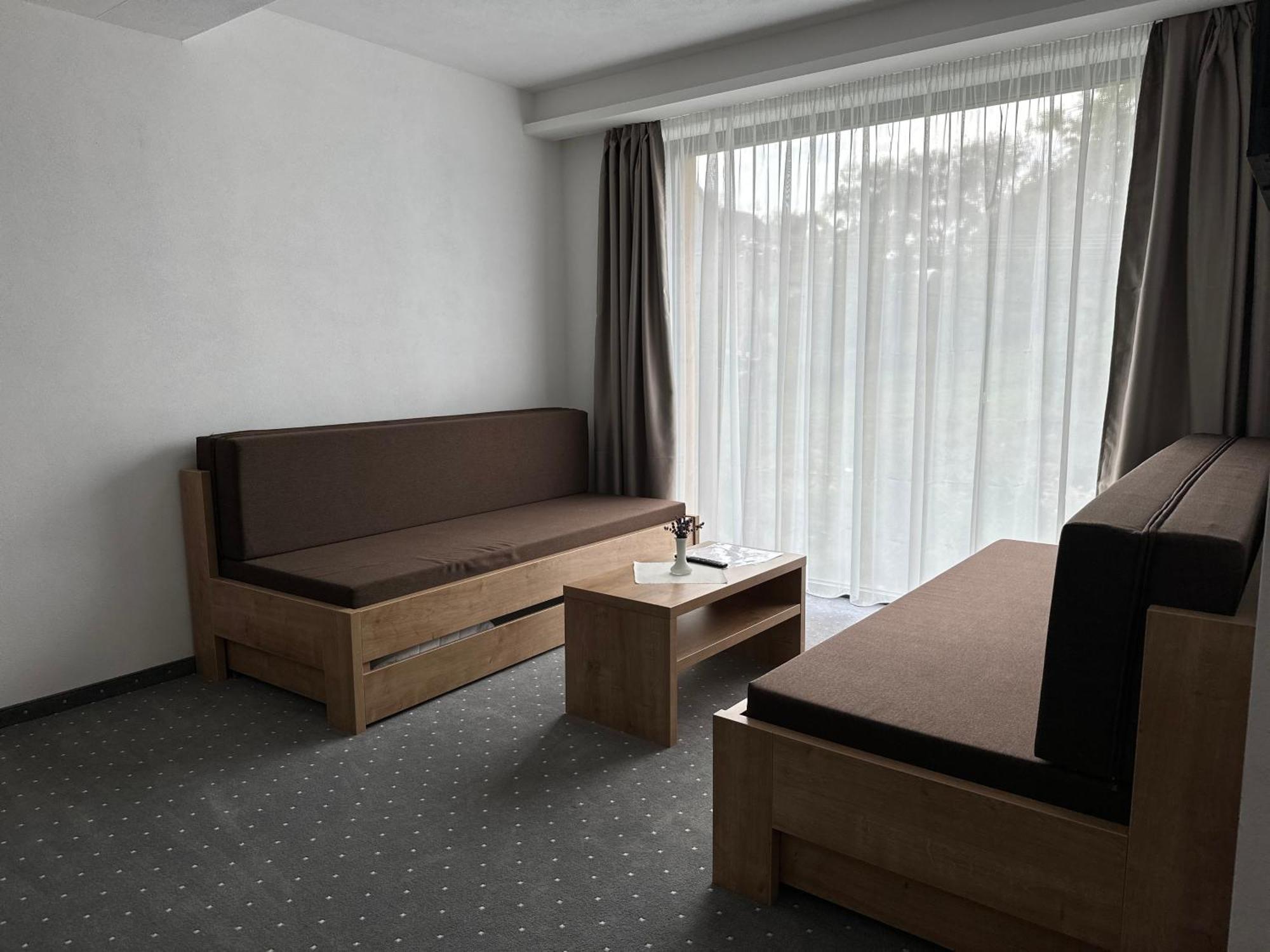 Hotel Berg Liptov à Liptovský Mikuláš Extérieur photo