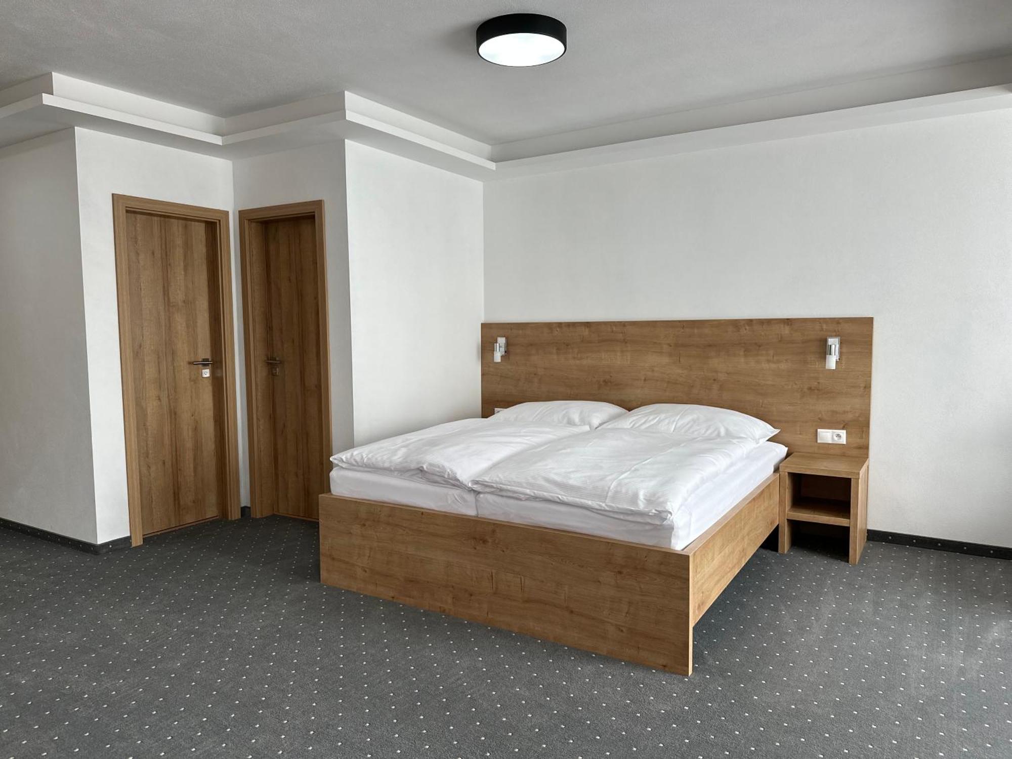 Hotel Berg Liptov à Liptovský Mikuláš Extérieur photo